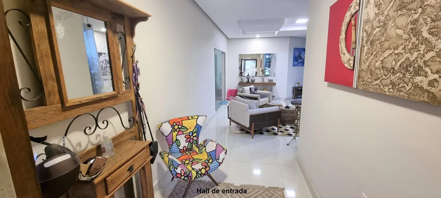 Foto 2 de Casa de Condomínio com 4 quartos à venda, 360m2 em Pindamonhangaba - SP