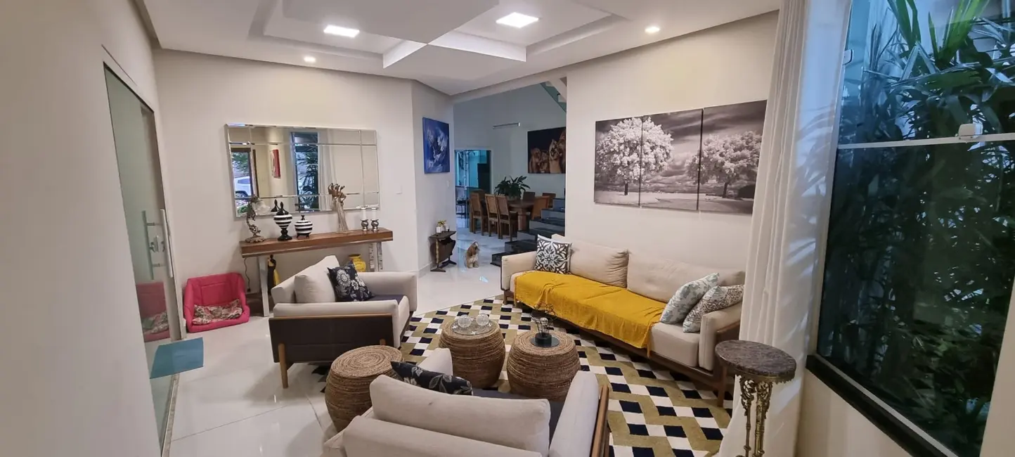 Foto 3 de Casa de Condomínio com 4 quartos à venda, 360m2 em Pindamonhangaba - SP