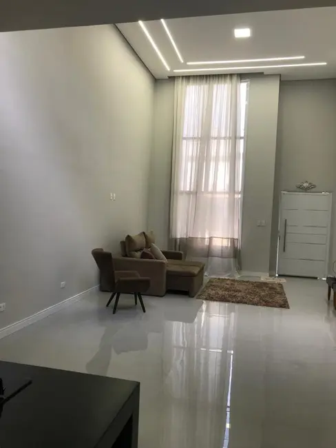 Foto 3 de Casa de Condomínio com 3 quartos à venda, 180m2 em Tremembe - SP