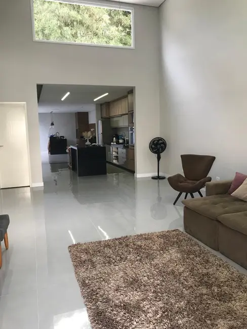 Foto 4 de Casa de Condomínio com 3 quartos à venda, 180m2 em Tremembe - SP