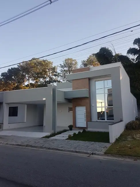 Foto 1 de Casa de Condomínio com 3 quartos à venda, 180m2 em Tremembe - SP