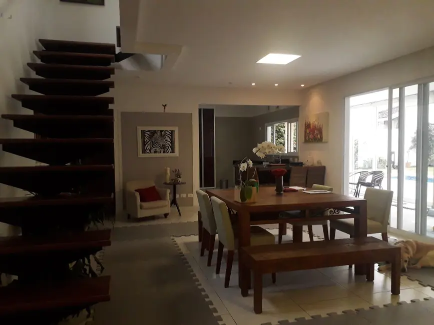 Casa de Condomínio com 3 quartos à venda, 322m2 em Tremembe - SP - imagem 7 Foto 7 de Casa de Condomínio com 3 quartos à venda, 322m2 em Tremembe - SP