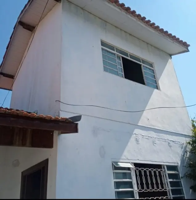 Foto 1 de Sobrado com 4 quartos à venda, 250m2 em Pindamonhangaba - SP