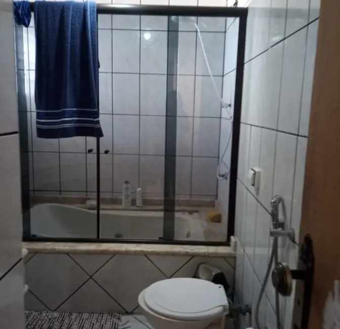 Foto 8 de Sobrado com 4 quartos à venda, 250m2 em Pindamonhangaba - SP