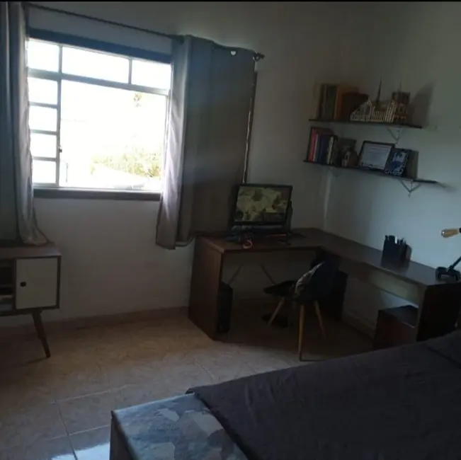 Foto 9 de Sobrado com 4 quartos à venda, 250m2 em Pindamonhangaba - SP