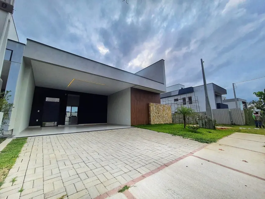 Foto 1 de Casa de Condomínio com 3 quartos à venda, 143m2 em Jardim Marlene Miranda, Taubate - SP