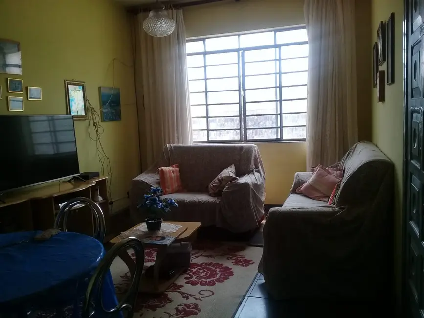 Foto 1 de Casa com 3 quartos à venda, 250m2 em Pindamonhangaba - SP