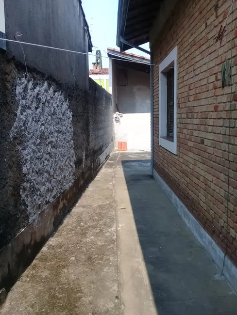 Foto 2 de Casa com 3 quartos à venda, 250m2 em Pindamonhangaba - SP