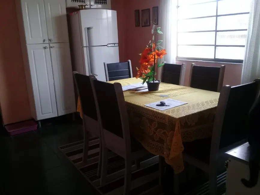 Foto 6 de Casa com 3 quartos à venda, 250m2 em Pindamonhangaba - SP