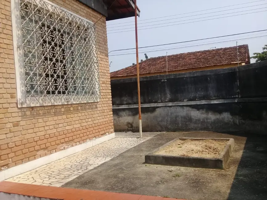 Foto 9 de Casa com 3 quartos à venda, 250m2 em Pindamonhangaba - SP