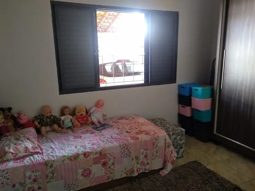 Foto 3 de Casa com 2 quartos à venda, 150m2 em Pindamonhangaba - SP