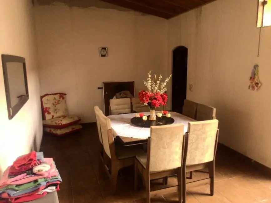 Foto 5 de Sobrado com 5 quartos à venda, 265m2 em Pindamonhangaba - SP