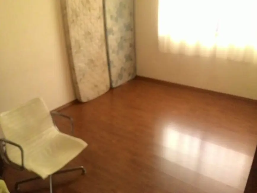 Foto 6 de Sobrado com 5 quartos à venda, 265m2 em Pindamonhangaba - SP