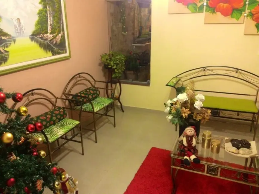 Foto 3 de Sobrado com 5 quartos à venda, 265m2 em Pindamonhangaba - SP