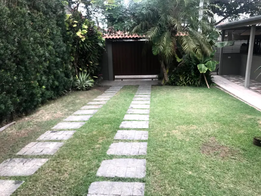 Foto 1 de Casa com 2 quartos à venda, 80m2 em Conjunto Residencial Araretama, Pindamonhangaba - SP