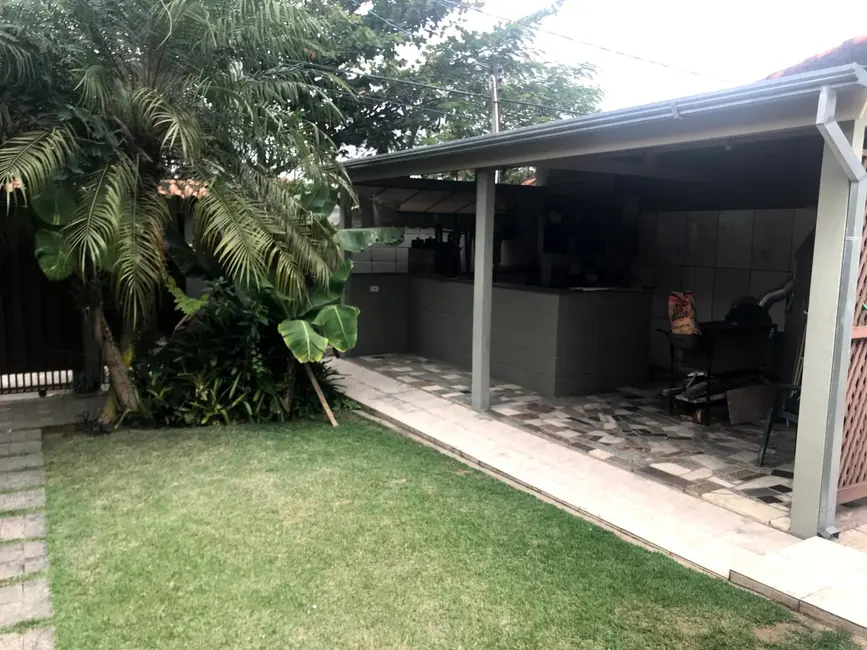 Foto 2 de Casa com 2 quartos à venda, 80m2 em Conjunto Residencial Araretama, Pindamonhangaba - SP