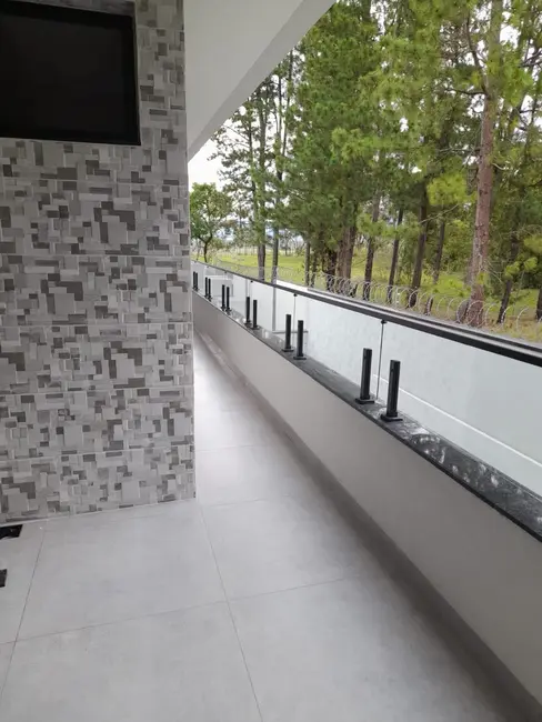 Foto 3 de Sobrado com 4 quartos à venda, 320m2 em Tremembe - SP