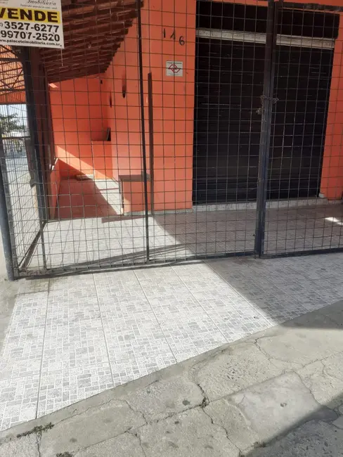 Foto 2 de Casa com 2 quartos à venda, 357m2 em Jardim Cristina, Pindamonhangaba - SP