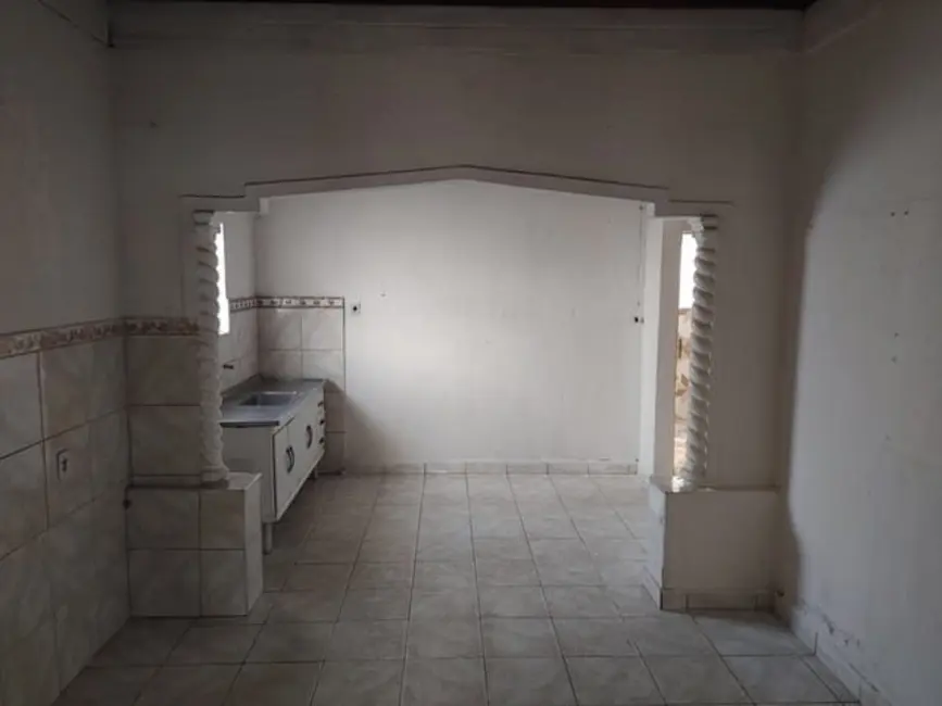 Foto 3 de Casa com 2 quartos à venda, 130m2 em Taubate - SP