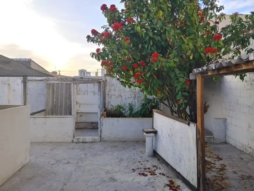 Foto 2 de Casa com 2 quartos à venda, 130m2 em Taubate - SP