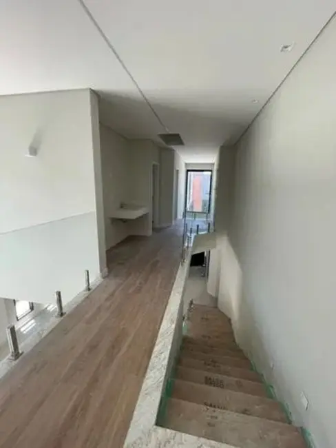 Casa de Condomínio com 4 quartos à venda, 402m2 em Sao Jose Dos Campos - SP - imagem 1 Foto 1 de Casa de Condomínio com 4 quartos à venda, 402m2 em Sao Jose Dos Campos - SP