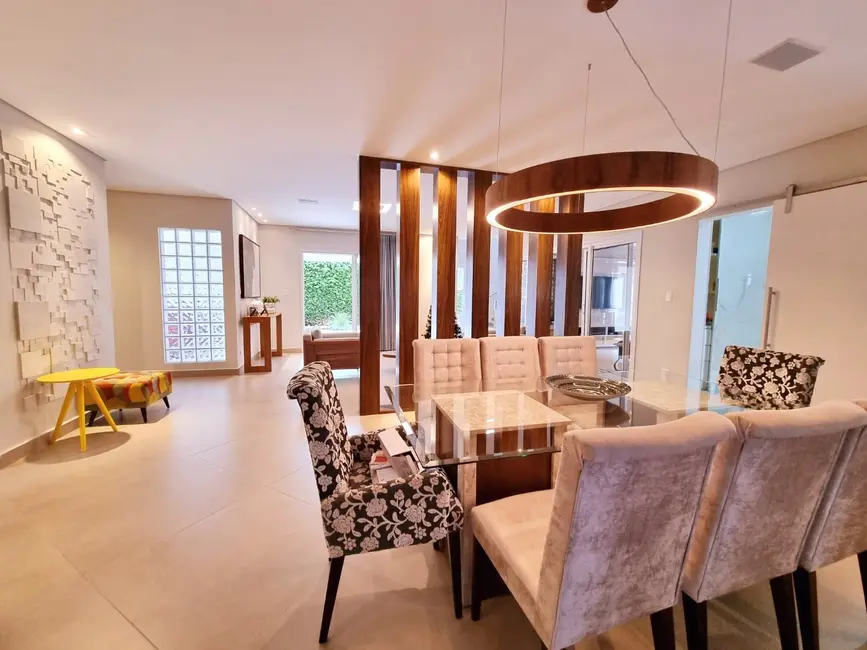 Foto 3 de Casa de Condomínio com 4 quartos à venda, 500m2 em Socorro, Pindamonhangaba - SP