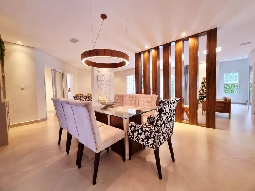 Casa de Condomínio com 4 quartos à venda, 500m2 em Socorro, Pindamonhangaba - SP - imagem 4 Foto 4 de Casa de Condomínio com 4 quartos à venda, 500m2 em Socorro, Pindamonhangaba - SP