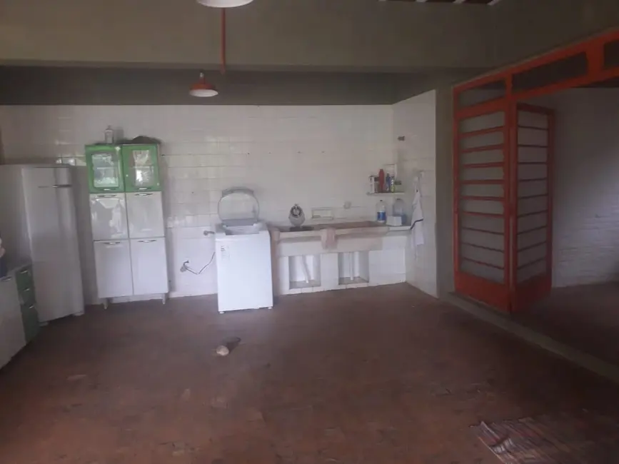 Foto 3 de Casa com 3 quartos à venda, 400m2 em Guaratingueta - SP