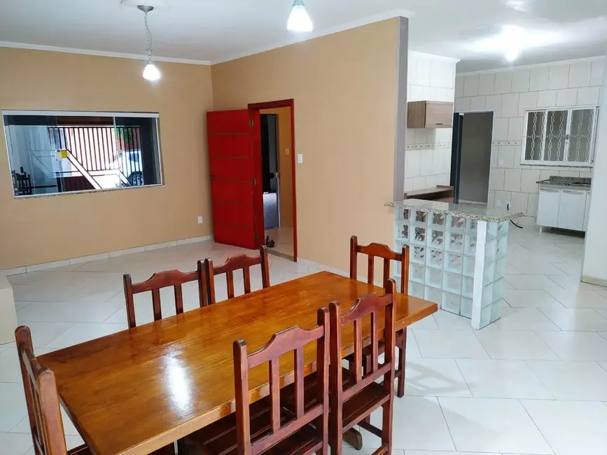 Foto 9 de Casa com 3 quartos à venda, 190m2 em Pindamonhangaba - SP