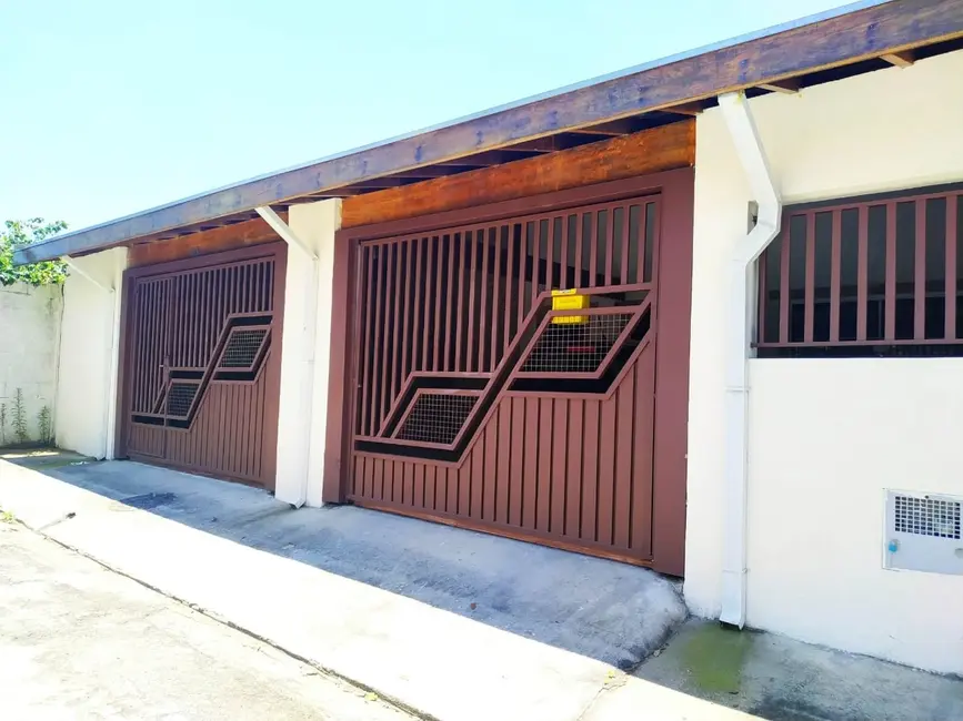 Foto 1 de Casa com 3 quartos à venda, 190m2 em Pindamonhangaba - SP