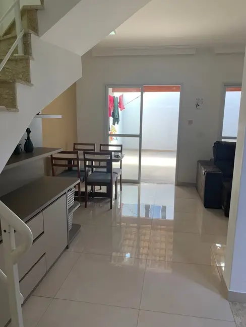 Foto 22 de Sobrado com 3 quartos à venda, 87m2 em Pindamonhangaba - SP