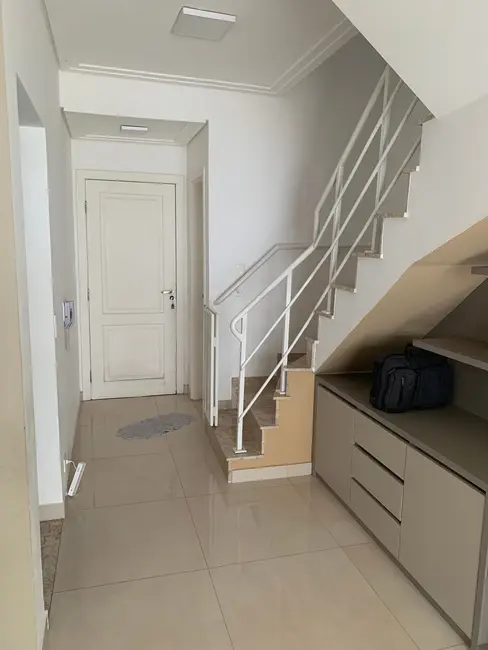 Foto 34 de Sobrado com 3 quartos à venda, 87m2 em Pindamonhangaba - SP