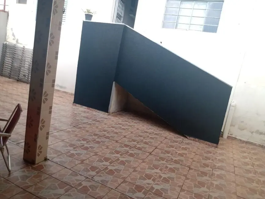 Foto 2 de Casa com 2 quartos à venda, 300m2 em Terra Nova, Taubate - SP