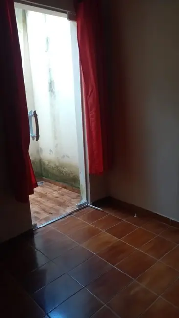 Casa com 3 quartos à venda em Aparecida - SP - imagem 5 Foto 5 de Casa com 3 quartos à venda em Aparecida - SP