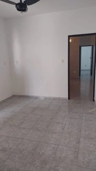 Foto 3 de Casa com 2 quartos à venda, 125m2 em Taubate - SP