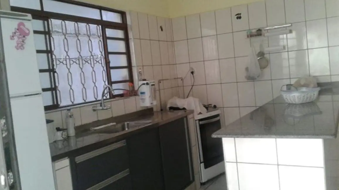 Foto 9 de Casa com 3 quartos à venda, 120m2 em Conjunto Residencial Araretama, Pindamonhangaba - SP