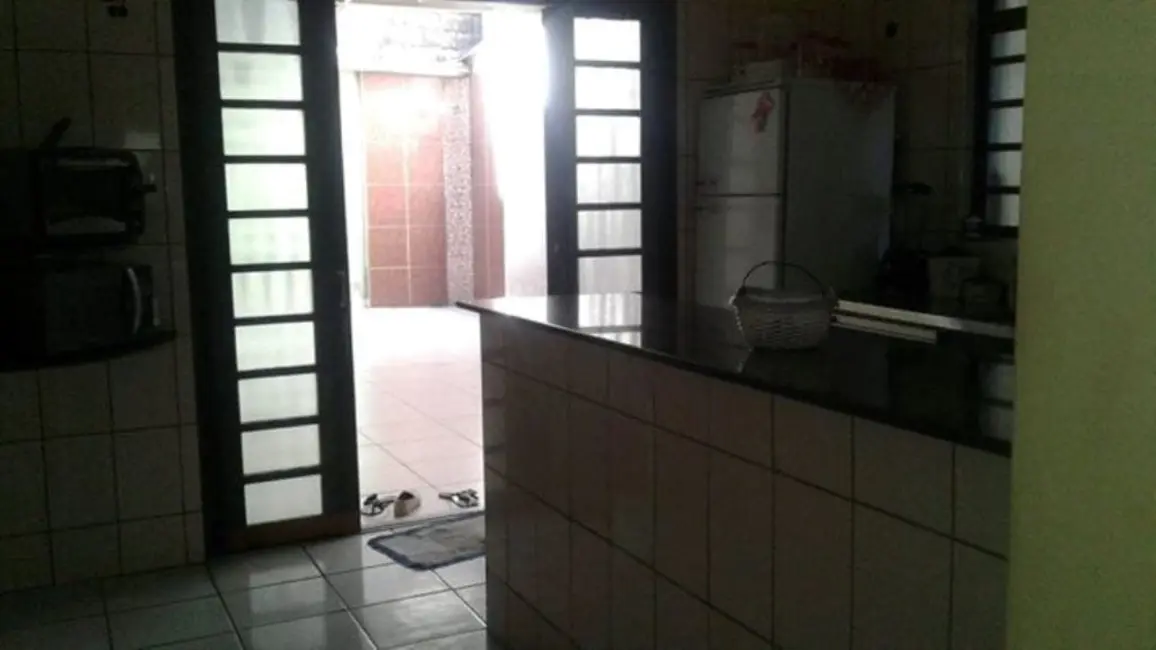 Foto 7 de Casa com 3 quartos à venda, 120m2 em Conjunto Residencial Araretama, Pindamonhangaba - SP