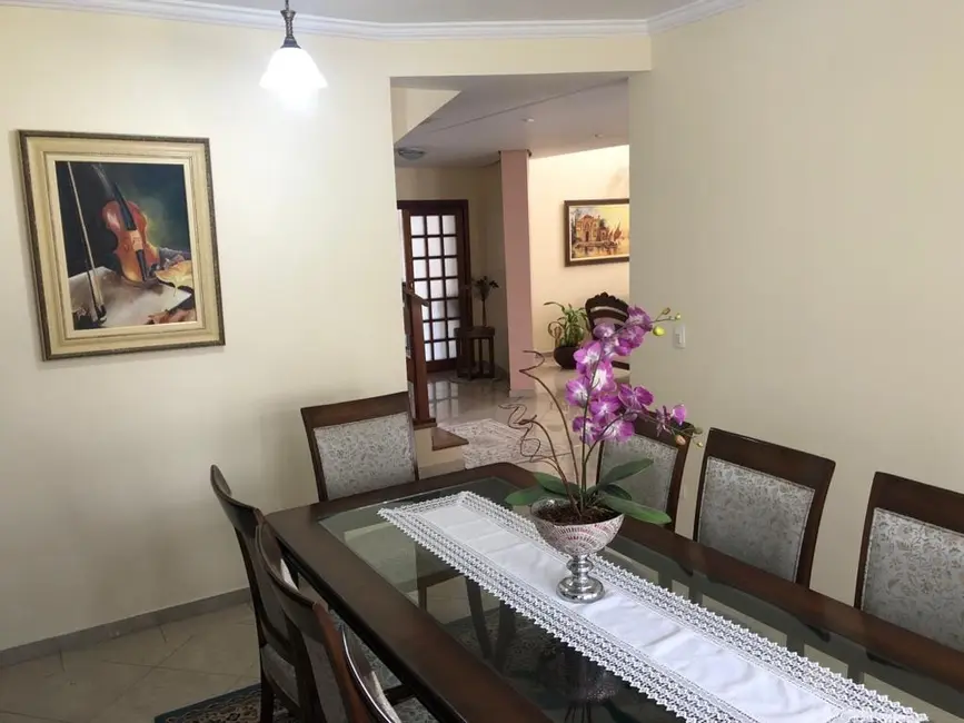 Casa de Condomínio com 3 quartos à venda, 320m2 em Taubate - SP - imagem 6 Foto 6 de Casa de Condomínio com 3 quartos à venda, 320m2 em Taubate - SP