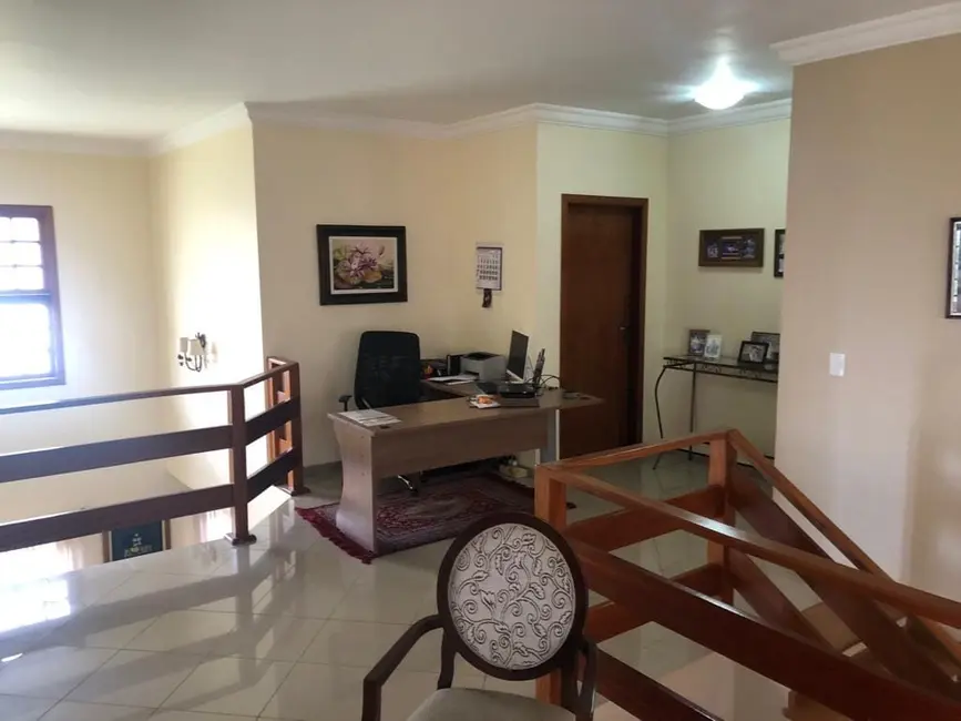 Casa de Condomínio com 3 quartos à venda, 320m2 em Taubate - SP - imagem 5 Foto 5 de Casa de Condomínio com 3 quartos à venda, 320m2 em Taubate - SP