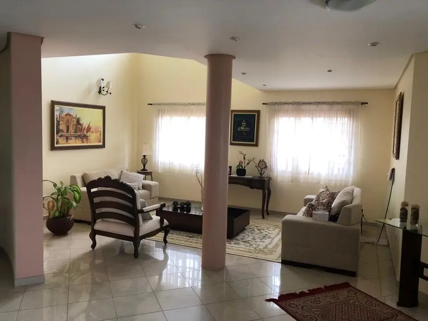 Casa de Condomínio com 3 quartos à venda, 320m2 em Taubate - SP - imagem 2 Foto 2 de Casa de Condomínio com 3 quartos à venda, 320m2 em Taubate - SP