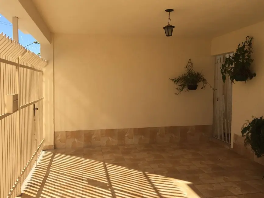 Foto 2 de Casa com 2 quartos à venda, 162m2 em Centro, Tremembe - SP