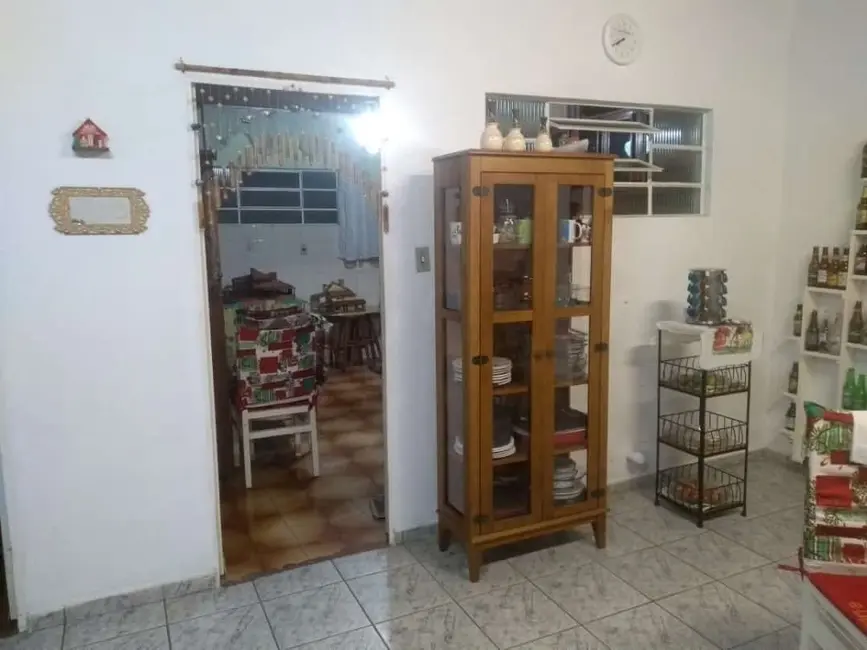 Foto 8 de Casa com 4 quartos à venda, 95m2 em Parque São Domingos, Pindamonhangaba - SP