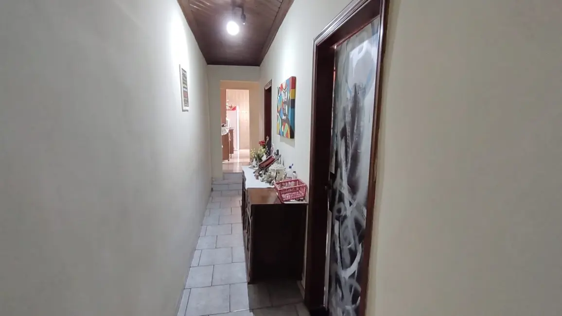 Casa com 3 quartos à venda, 250m2 em Aparecida - SP - imagem 5 Foto 5 de Casa com 3 quartos à venda, 250m2 em Aparecida - SP