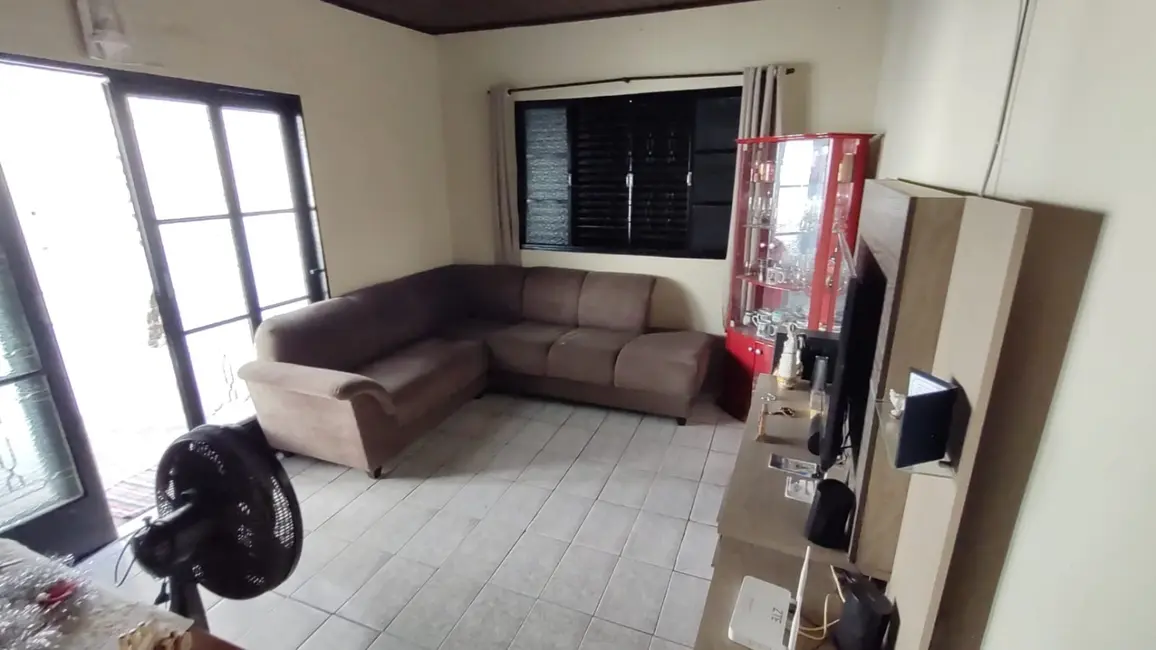 Casa com 3 quartos à venda, 250m2 em Aparecida - SP - imagem 6 Foto 6 de Casa com 3 quartos à venda, 250m2 em Aparecida - SP