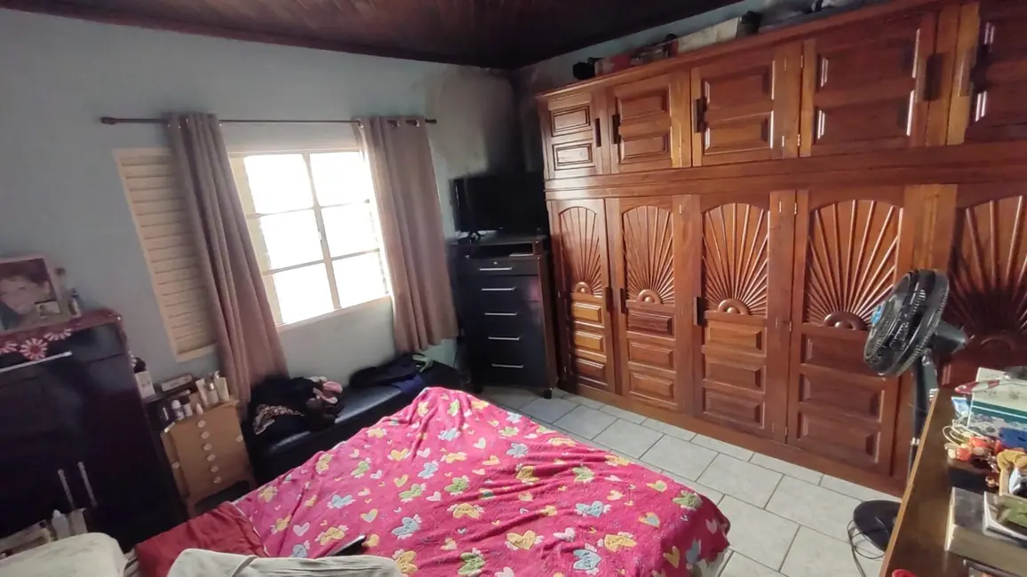 Casa com 3 quartos à venda, 250m2 em Aparecida - SP - imagem 4 Foto 4 de Casa com 3 quartos à venda, 250m2 em Aparecida - SP