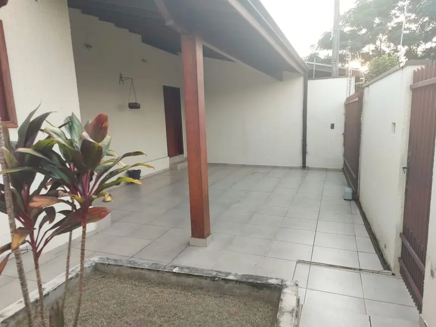 Foto 4 de Casa com 3 quartos à venda, 160m2 em Vila Suiça, Pindamonhangaba - SP