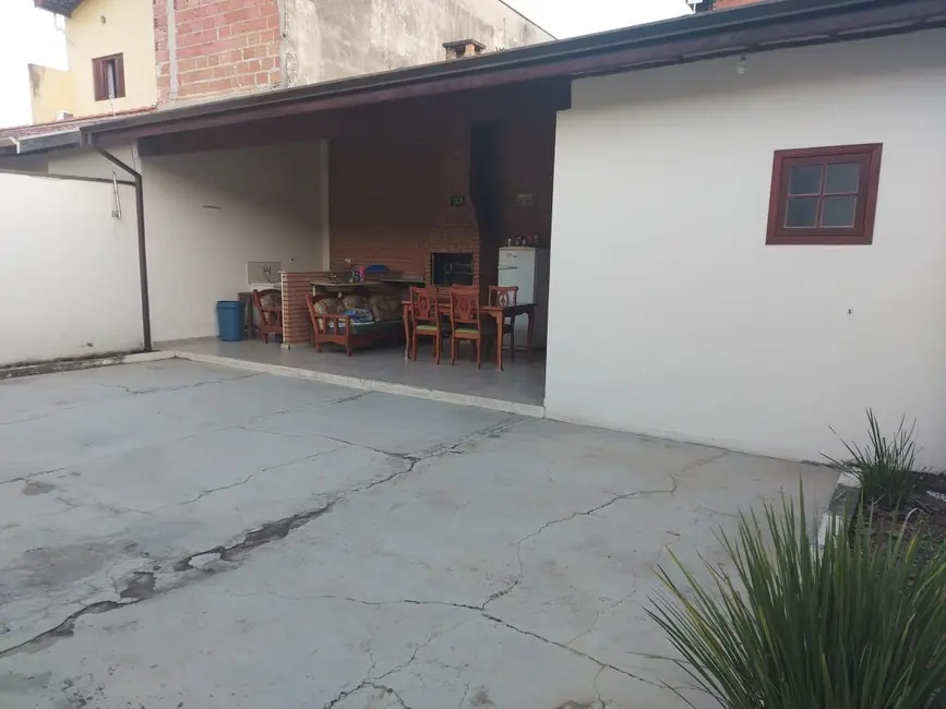 Foto 2 de Casa com 3 quartos à venda, 160m2 em Vila Suiça, Pindamonhangaba - SP