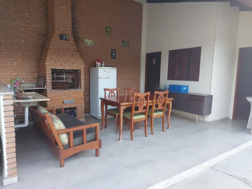 Foto 1 de Casa com 3 quartos à venda, 160m2 em Vila Suiça, Pindamonhangaba - SP