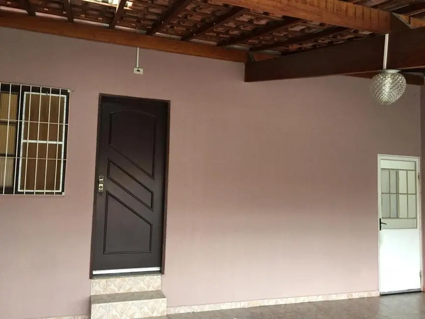 Foto 1 de Casa com 3 quartos à venda, 121m2 em Parque São Luís, Taubate - SP