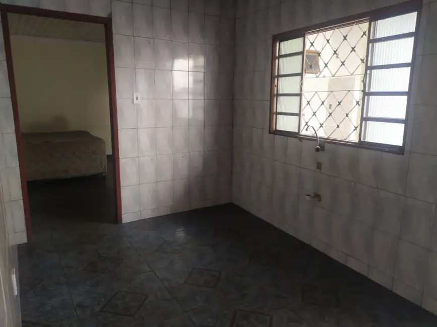 Foto 2 de Casa com 2 quartos à venda, 100m2 em Alto São Pedro, Taubate - SP